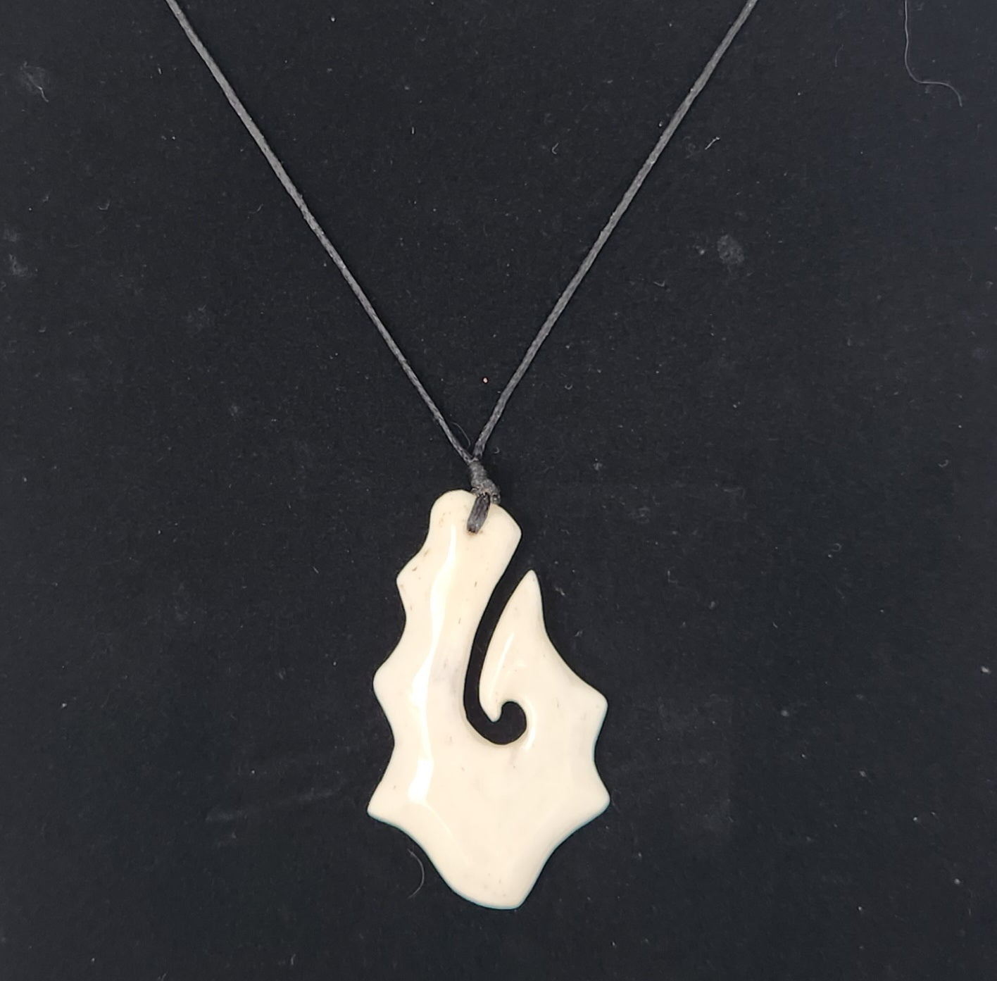 Hand Carved Pasifika Fish Hook - Cattle Bone