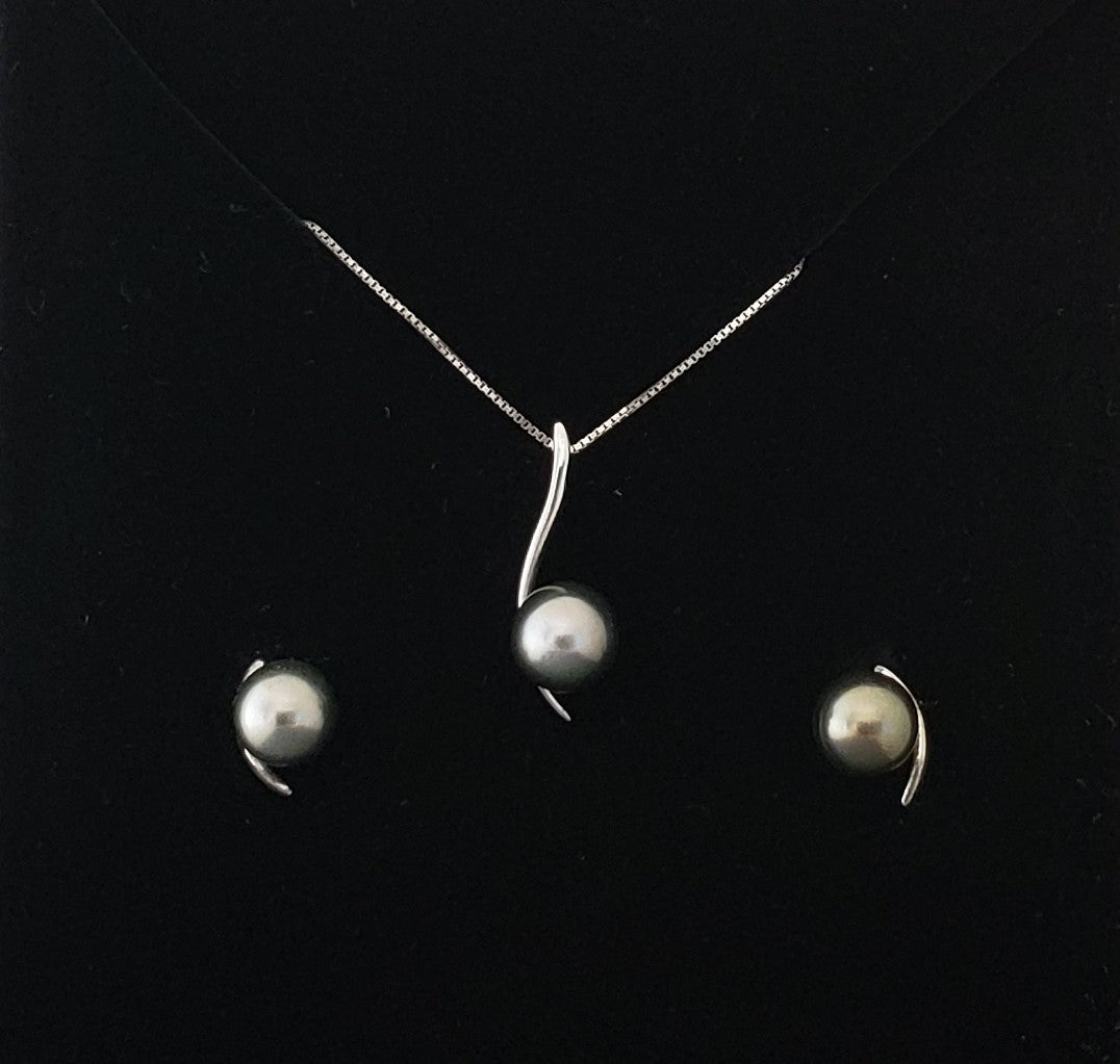 Conjunto de collar y aretes de perlas negras de Tahití hechos a mano