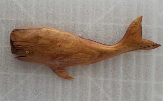 Baleine à bosse sculptée à la main en bois de Miro local - Moyen