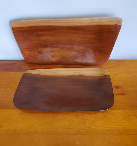 Handgemachte Servierplatten aus lokalem Miro-Holz - groß