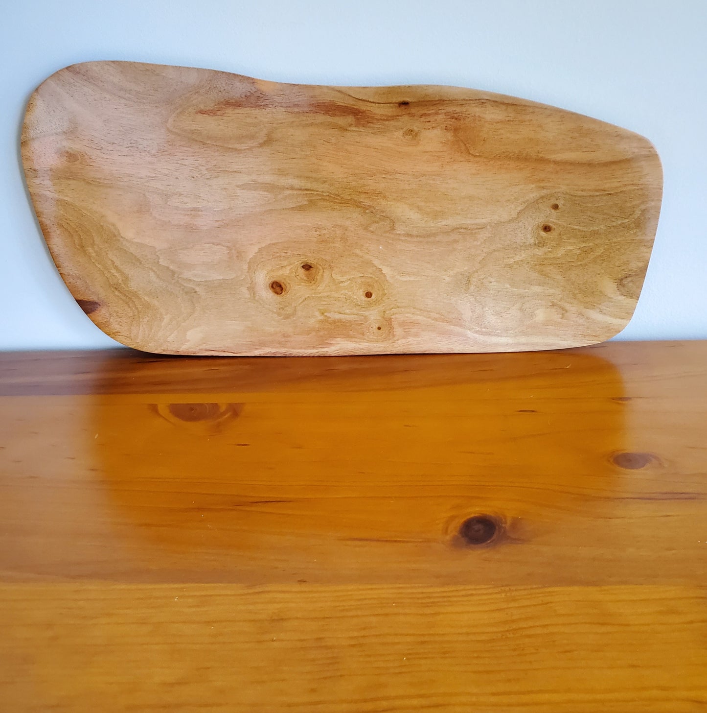 Fuente de madera para servir hecha a mano de madera local de Burau - Grande