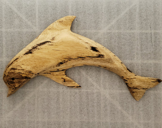 Delfín tallado a mano para colgar en la pared de madera local Burau grande