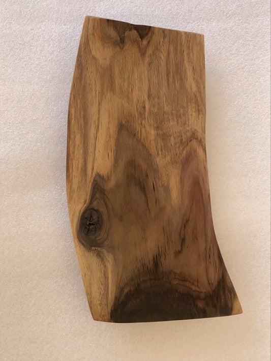 Handgefertigte Servierplatte aus lokalem Burau-Holz - Medium