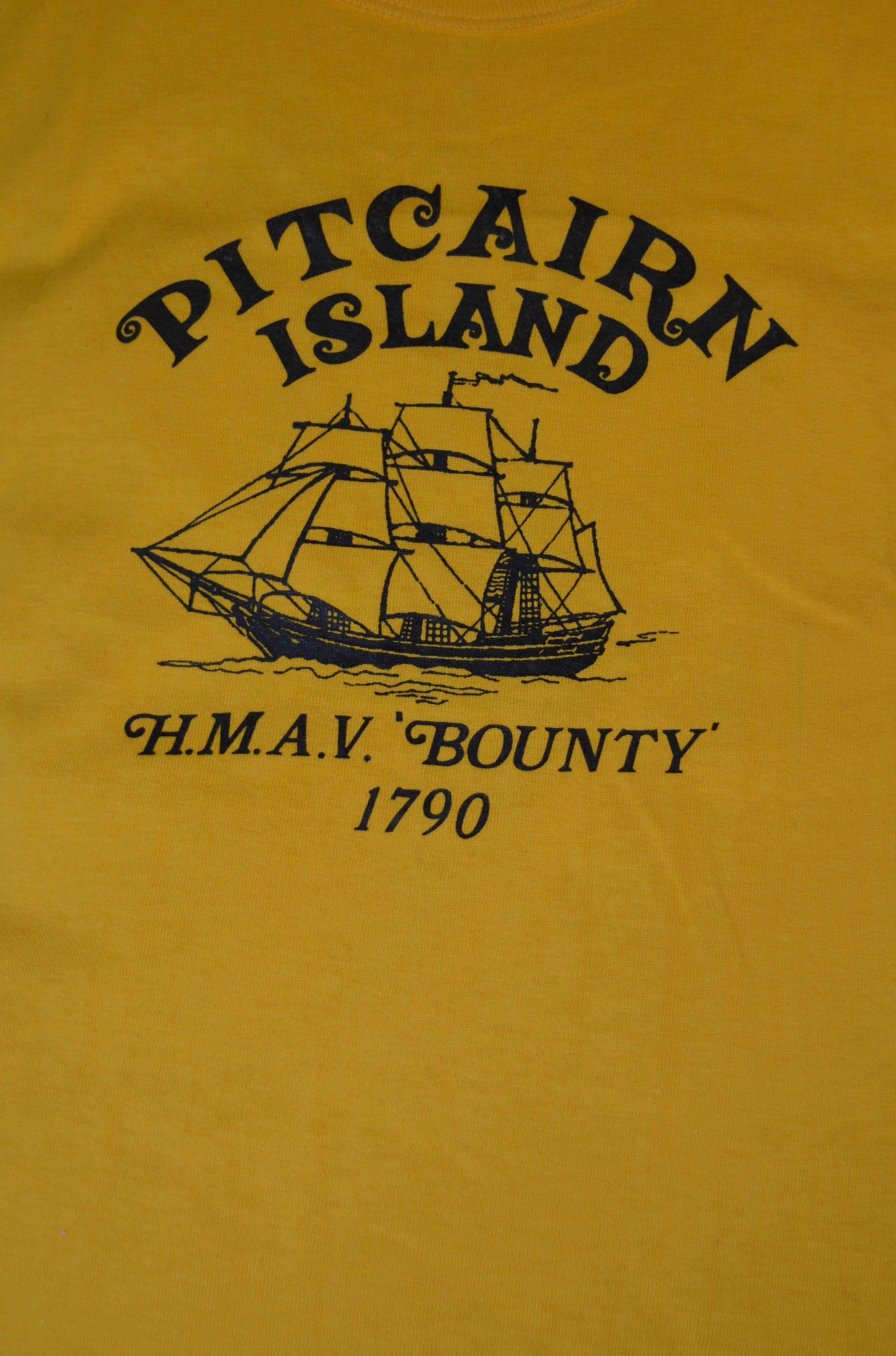 Pitcairn Island Tank - HMAV Bounty Motiv