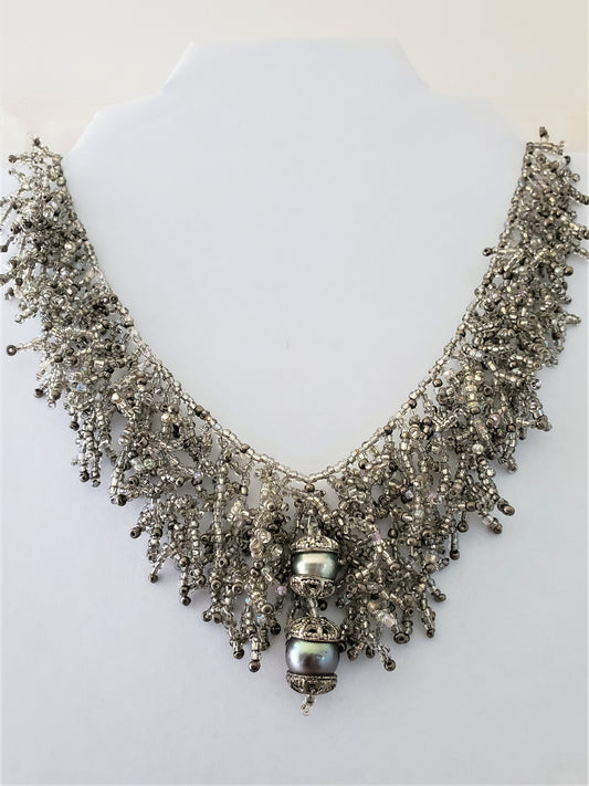 Handgemachte Korallenform Halskette - Tahitian Black Pearls & Silver Beads