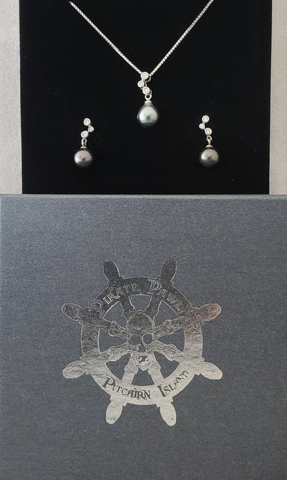 Ensemble de boucles d'oreilles et collier de perles noires de Tahiti fabriqués à la main