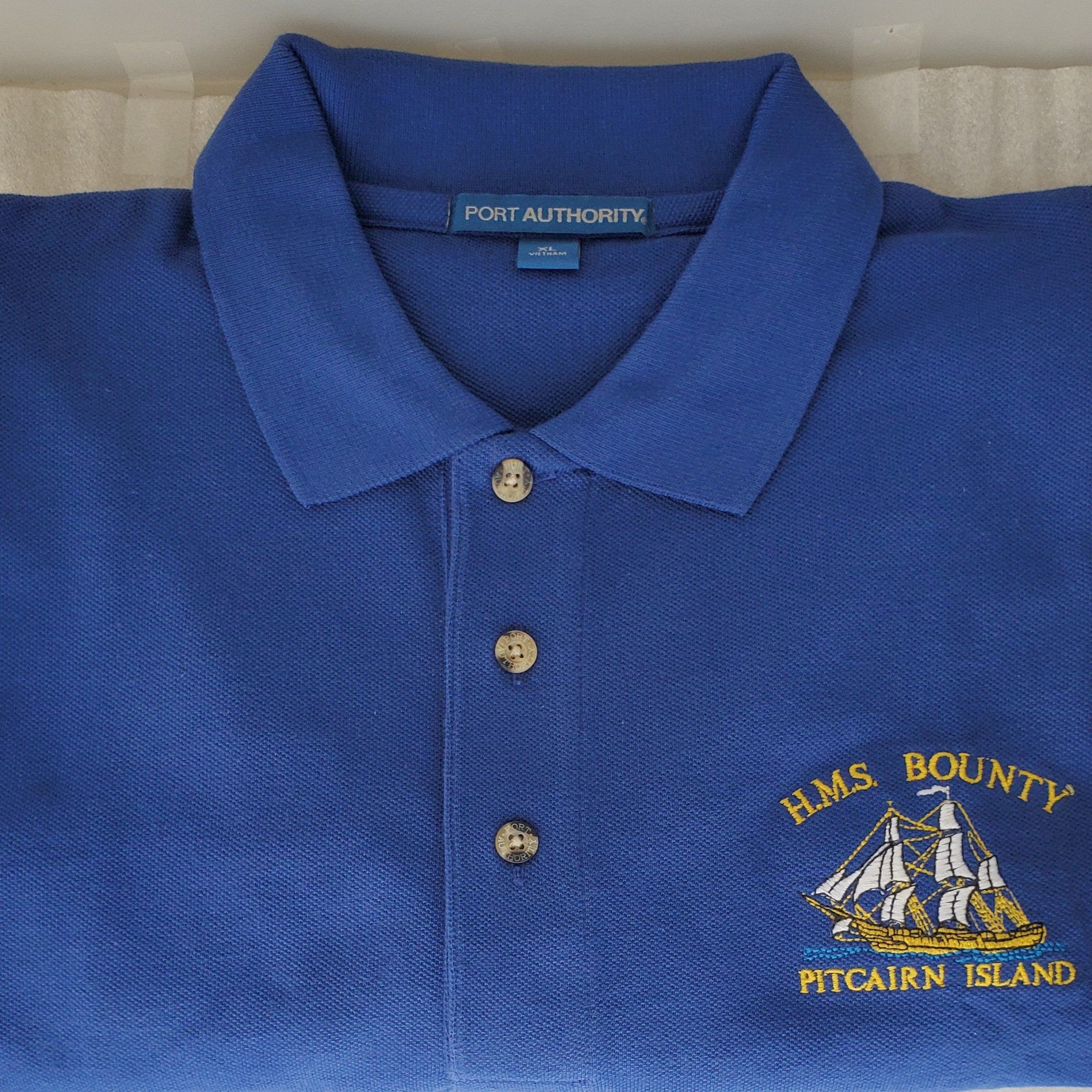 Pitcairn Island poloskjorte - HMAV Bounty brodert motiv